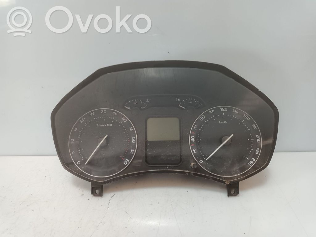 Skoda Octavia Mk2 (1Z) Nopeusmittari (mittaristo) 