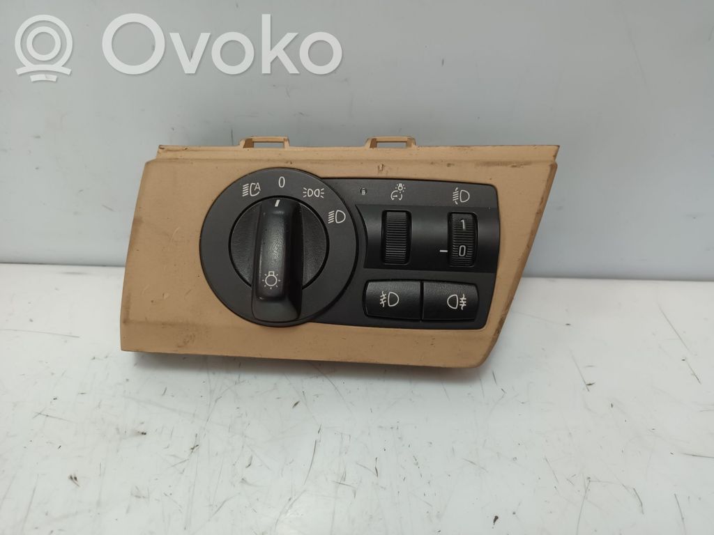 Light switch   3420274