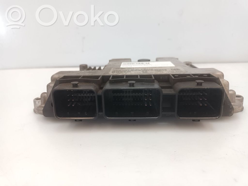 Unidad de control/módulo del motor   6M6112A650BB