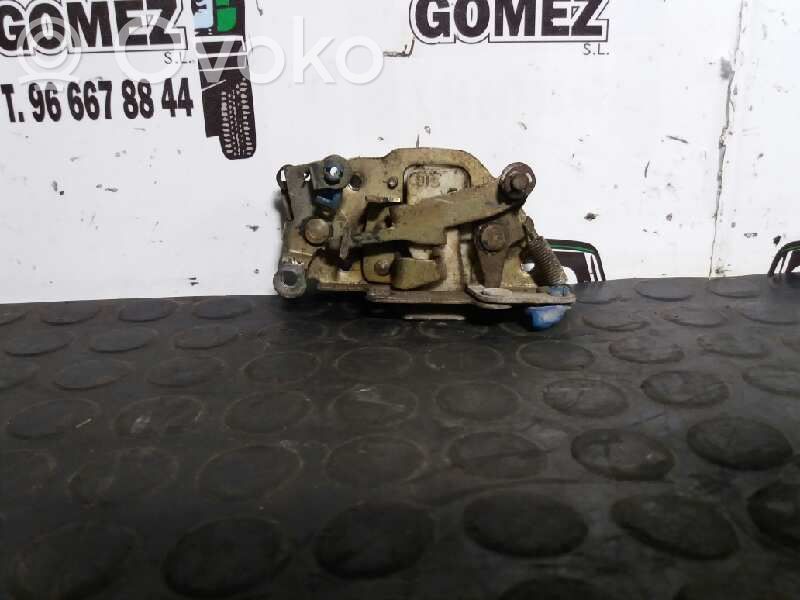 Cerradura de puerta delantera