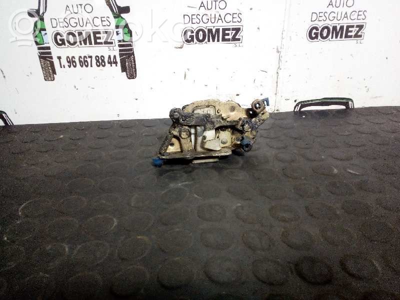Cerradura de puerta delantera