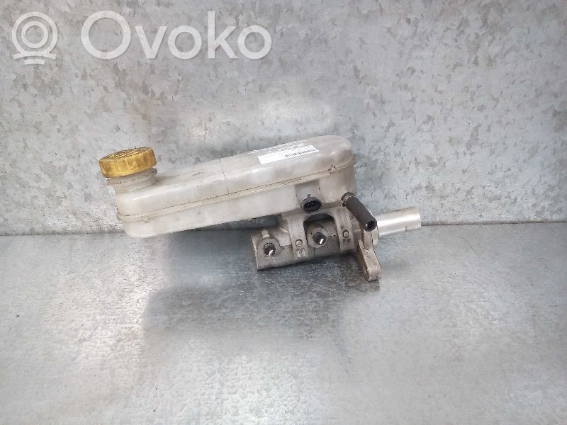 Główny cylinder hamulca   4601T8