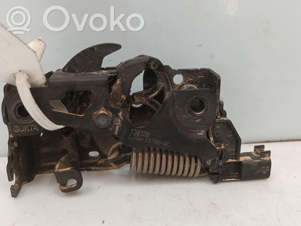 Tie down hook / loop   LJ6A16700AC
