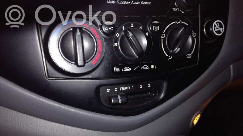 Mazda MPV II LW Climate control unit 