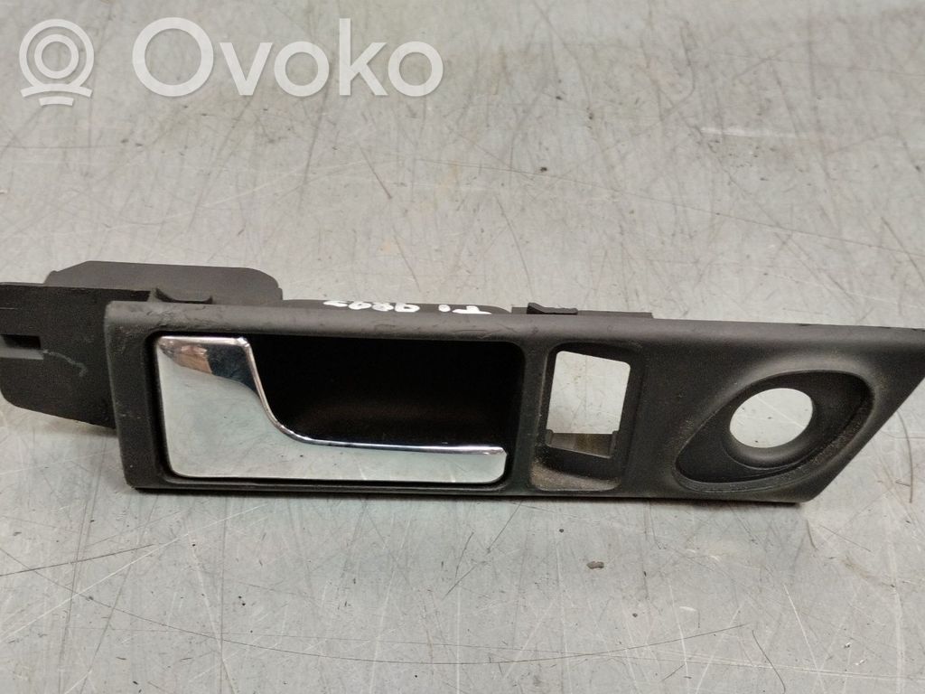 Manecilla interna puerta trasera   4A0839019A