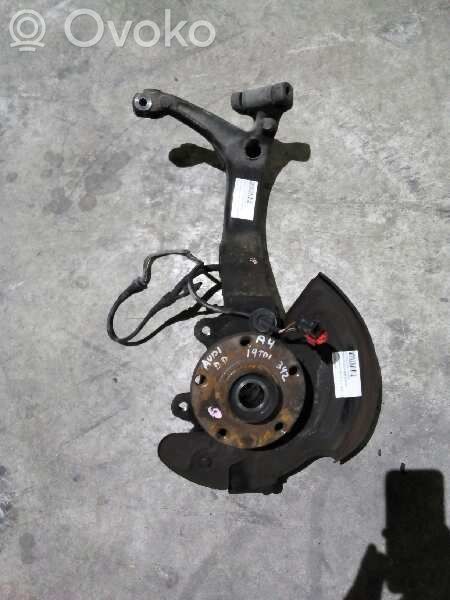 Audi A4 S4 B5 8D Fuso a snodo con mozzo ruota anteriore 