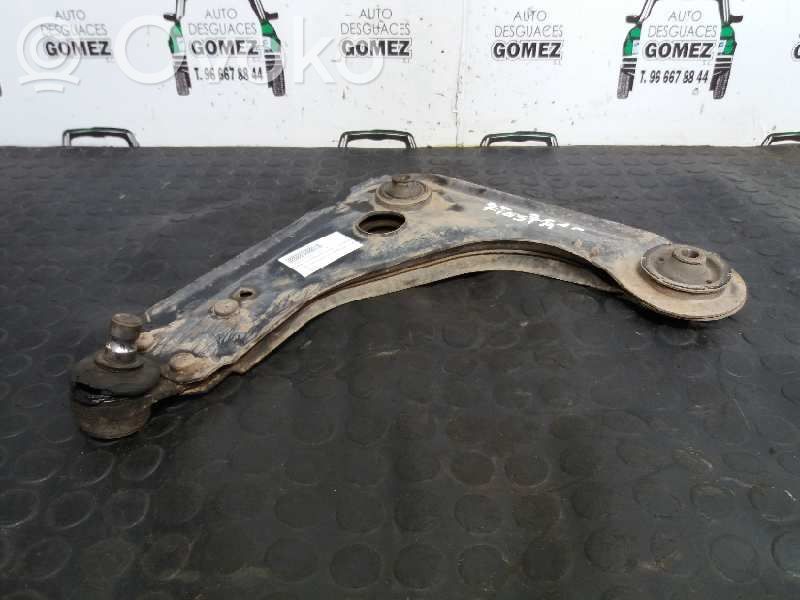 Ford Fiesta Braccio di controllo sospensione anteriore inferiore/braccio oscillante 