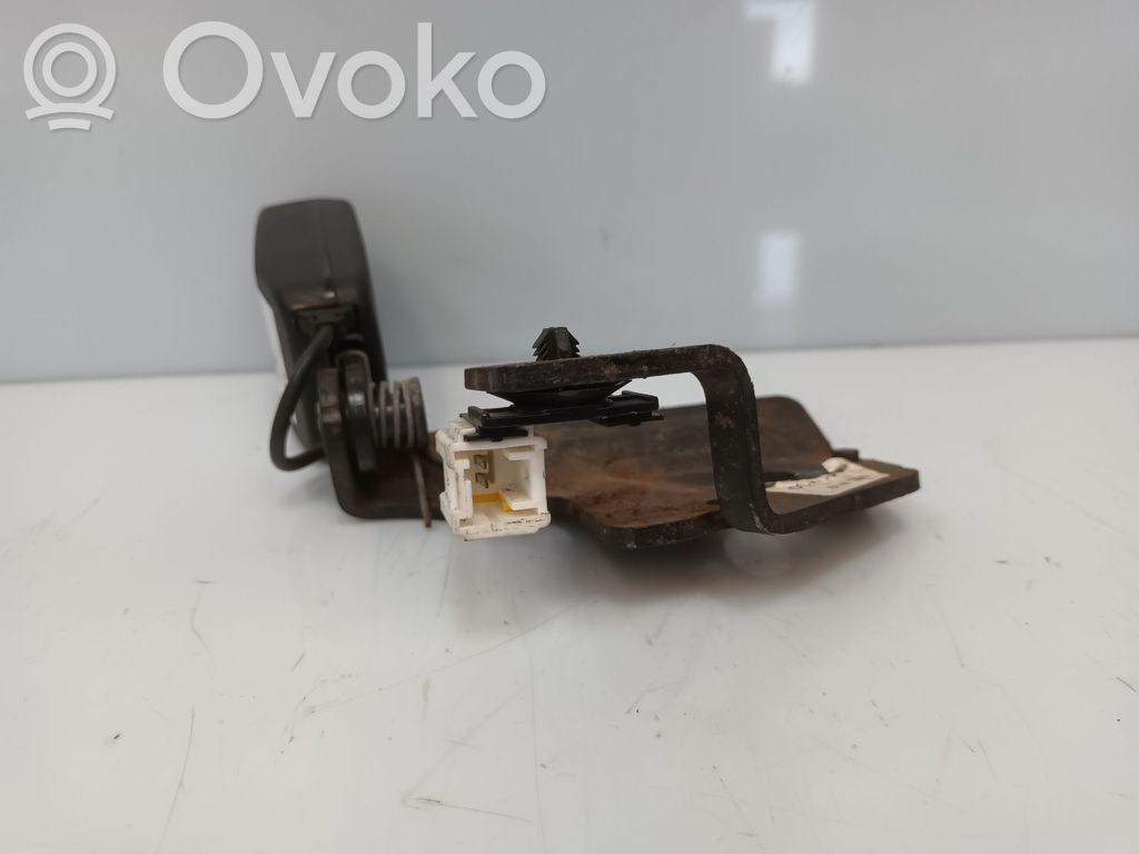 Takaistuimen turvavyön solki   D6001728