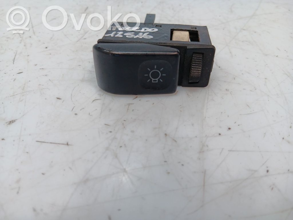 Seat Toledo I (1L) Interruptor de luz 