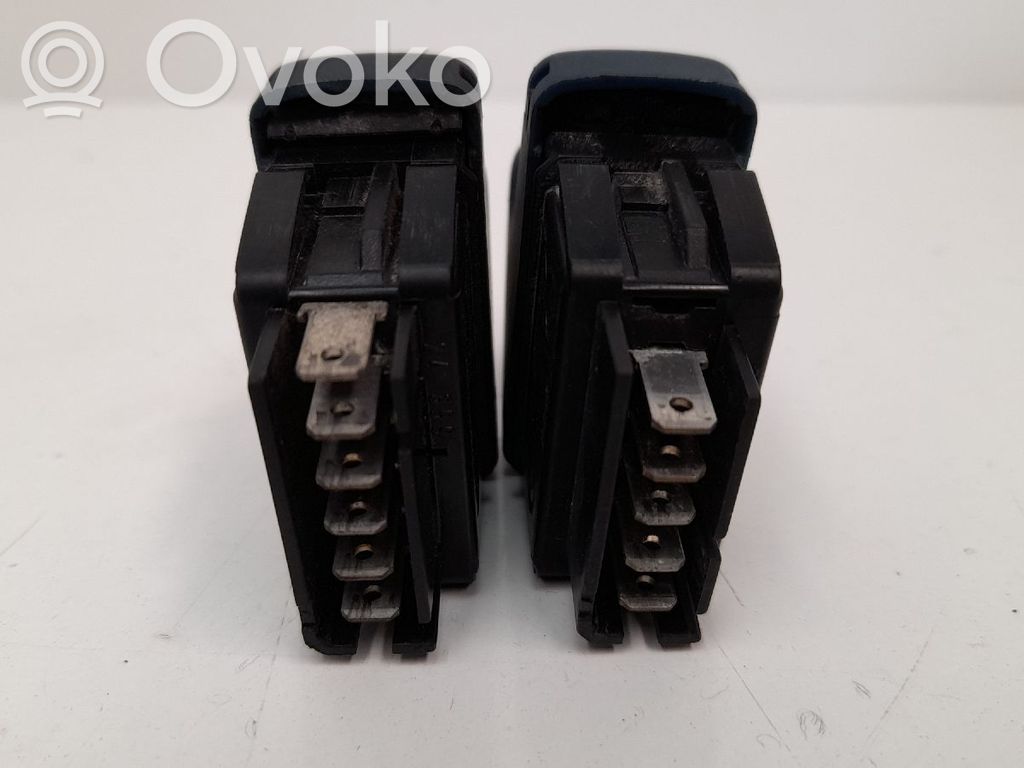 Renault Twingo I Electric window control switch 
