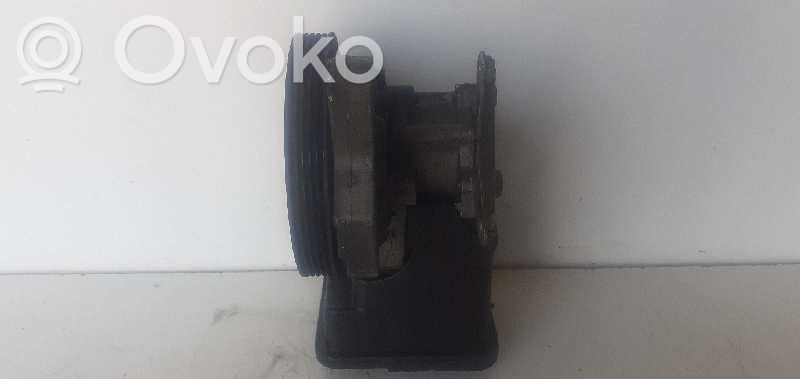 BMW 7 E38 Ohjaustehostimen pumppu 