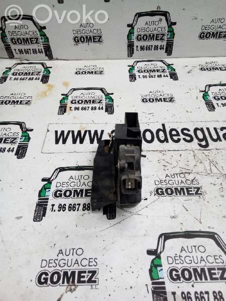 KIA Rio Cerradura de puerta trasera
