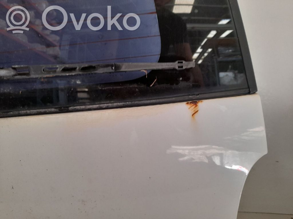 Chrysler Voyager Tylna klapa bagażnika 