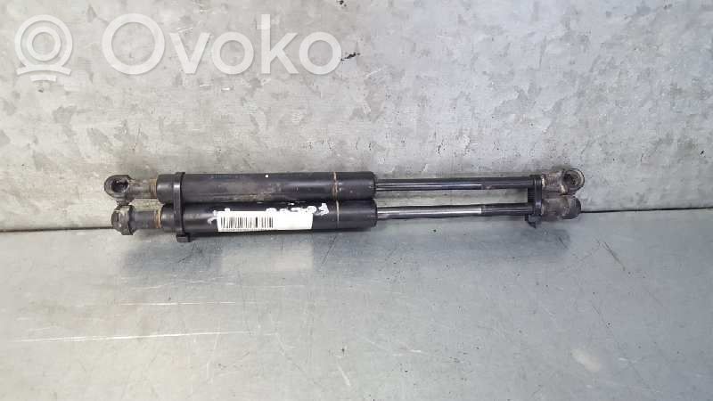 Ford Focus Amortyzator klapy tylnej bagażnika 