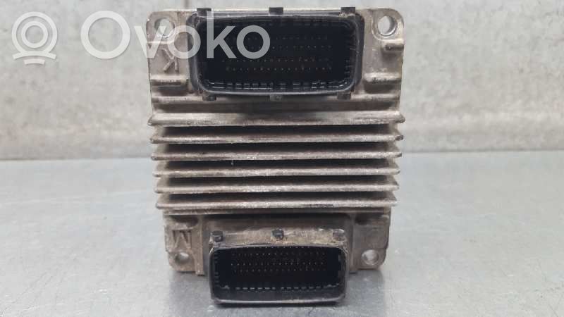 Unidad de control/módulo del motor   94580123