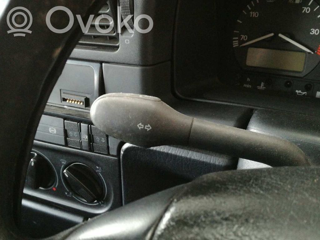Volkswagen PASSAT B3 Leva indicatori