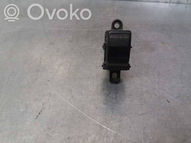Przyciski szyb   GP9A66370