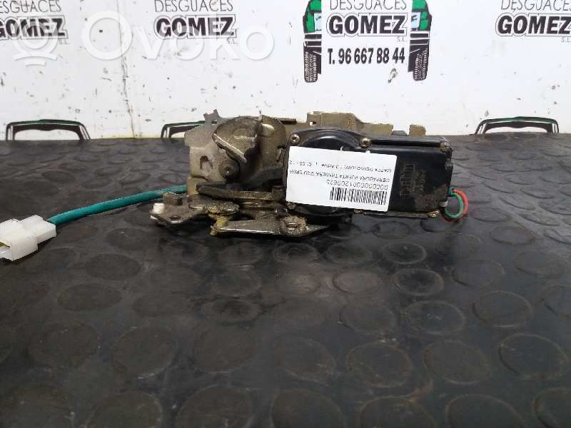 Cerradura de puerta trasera