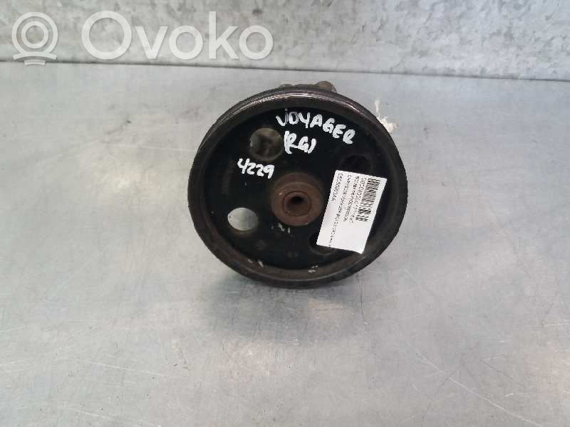 Ohjaustehostimen pumppu   05066933AA