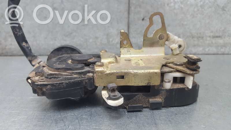 Mazda 323 Etuoven lukko 
