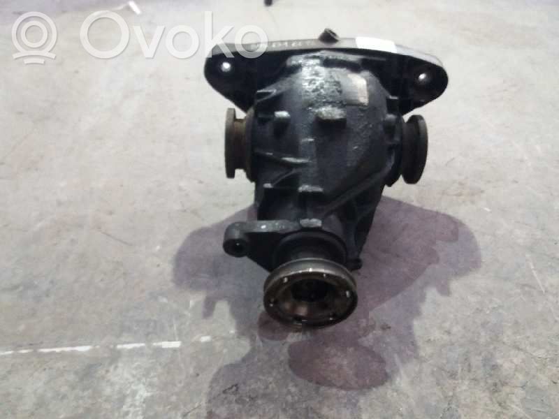 Rear differential   E8271J