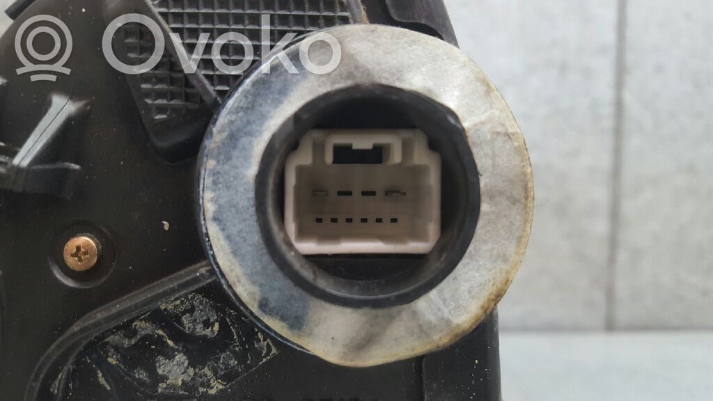Toyota Avensis T250 Zamek drzwi przednich