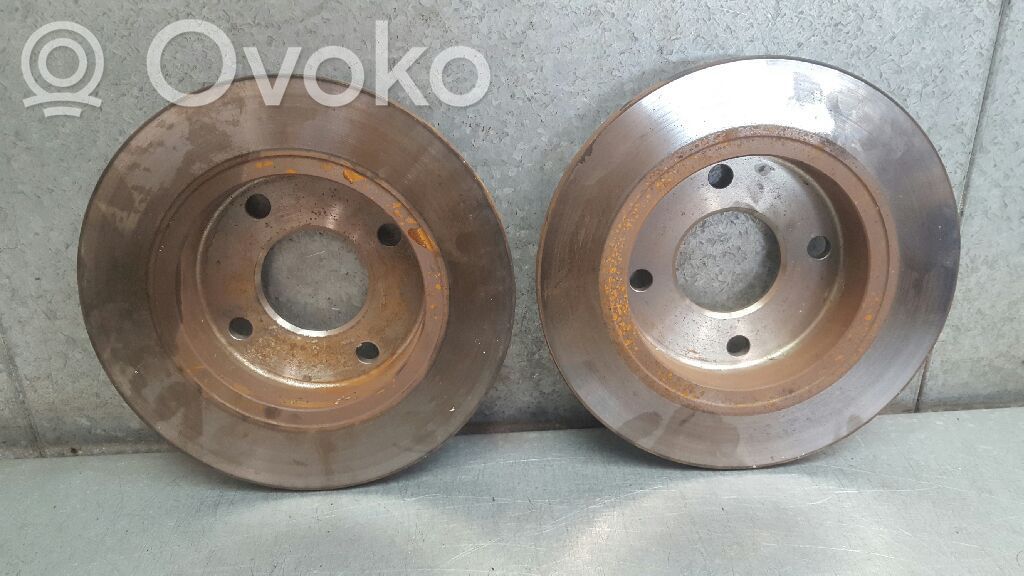 Ford Fiesta Disque de frein avant 