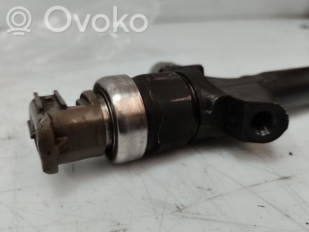 Fuel injector   7860