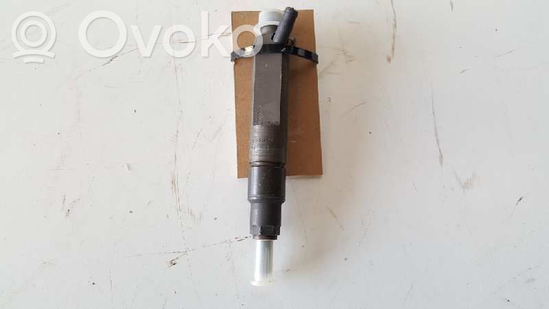 Inyector de combustible   028130203F