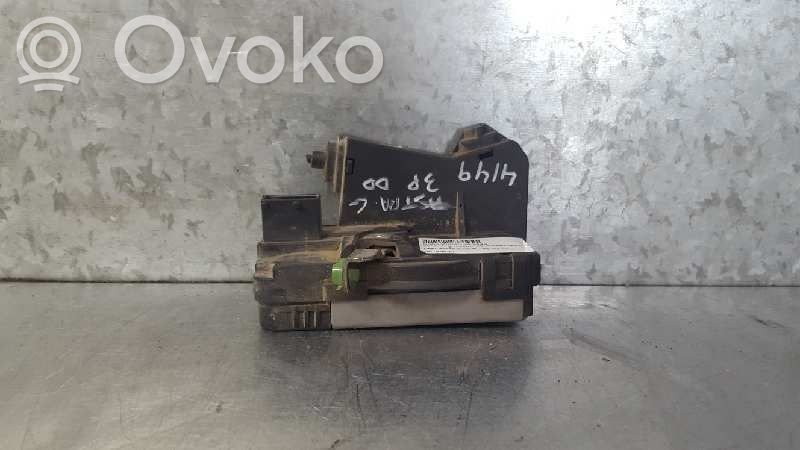 Opel Astra G Zamek drzwi przednich 
