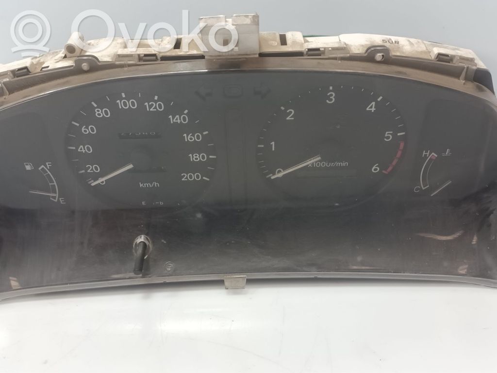 Toyota Corolla E110 Nopeusmittari (mittaristo) 