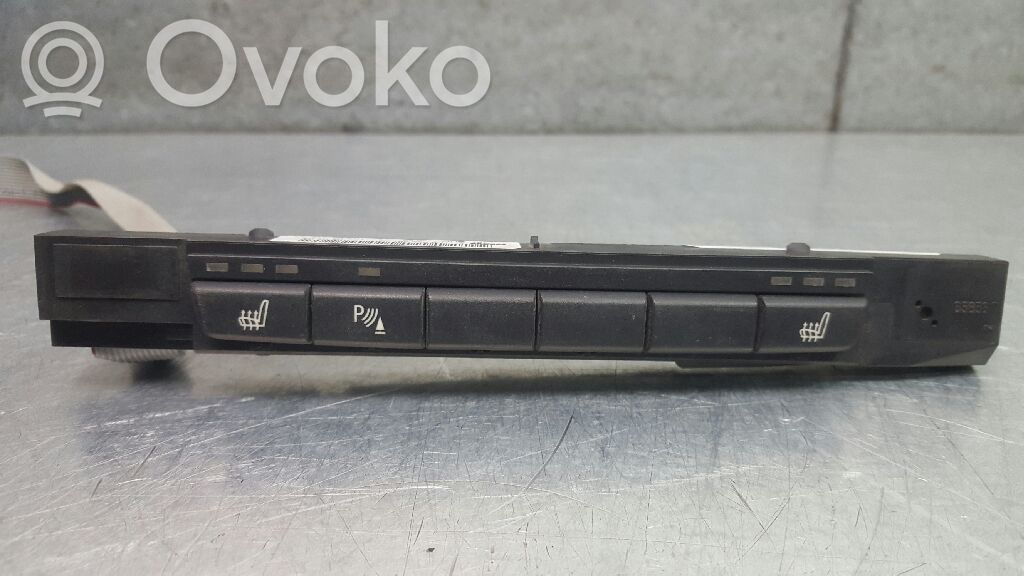 Przyciski multifunkcyjne   6131696259102