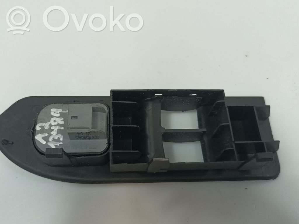 Sivupeilin kytkin   8E0959563