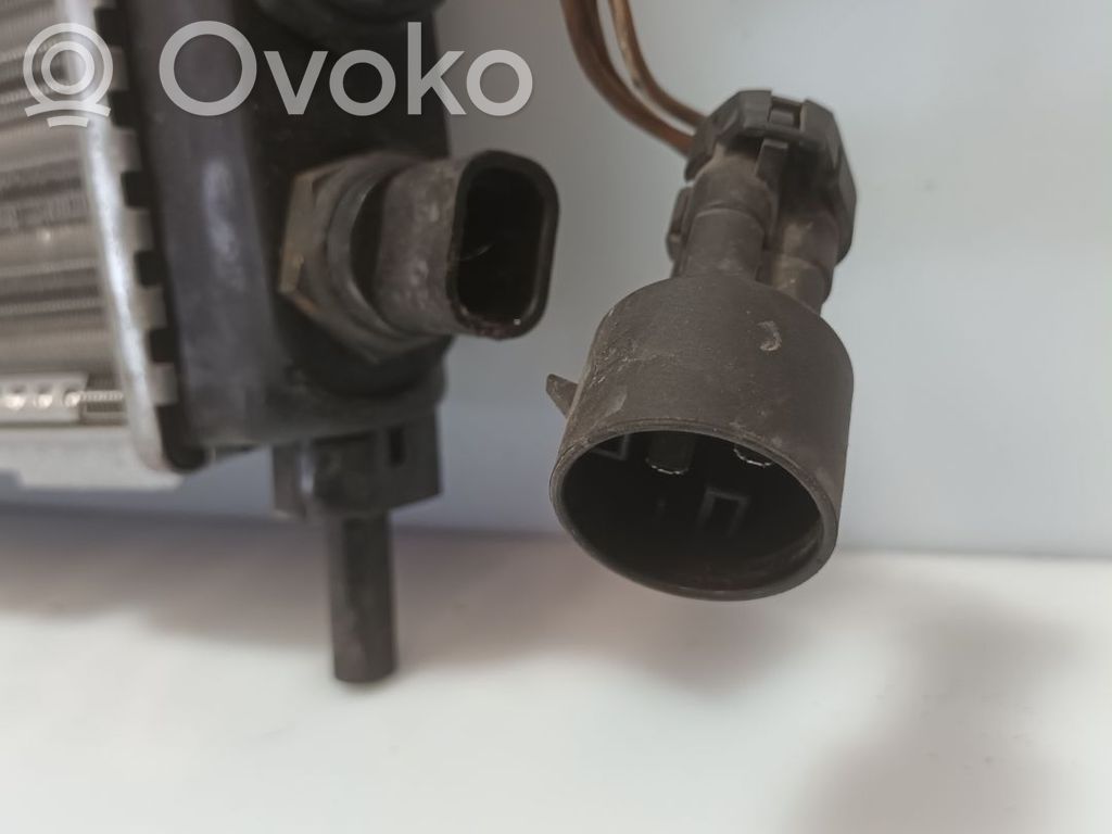 Opel Corsa B Radiateur de refroidissement 