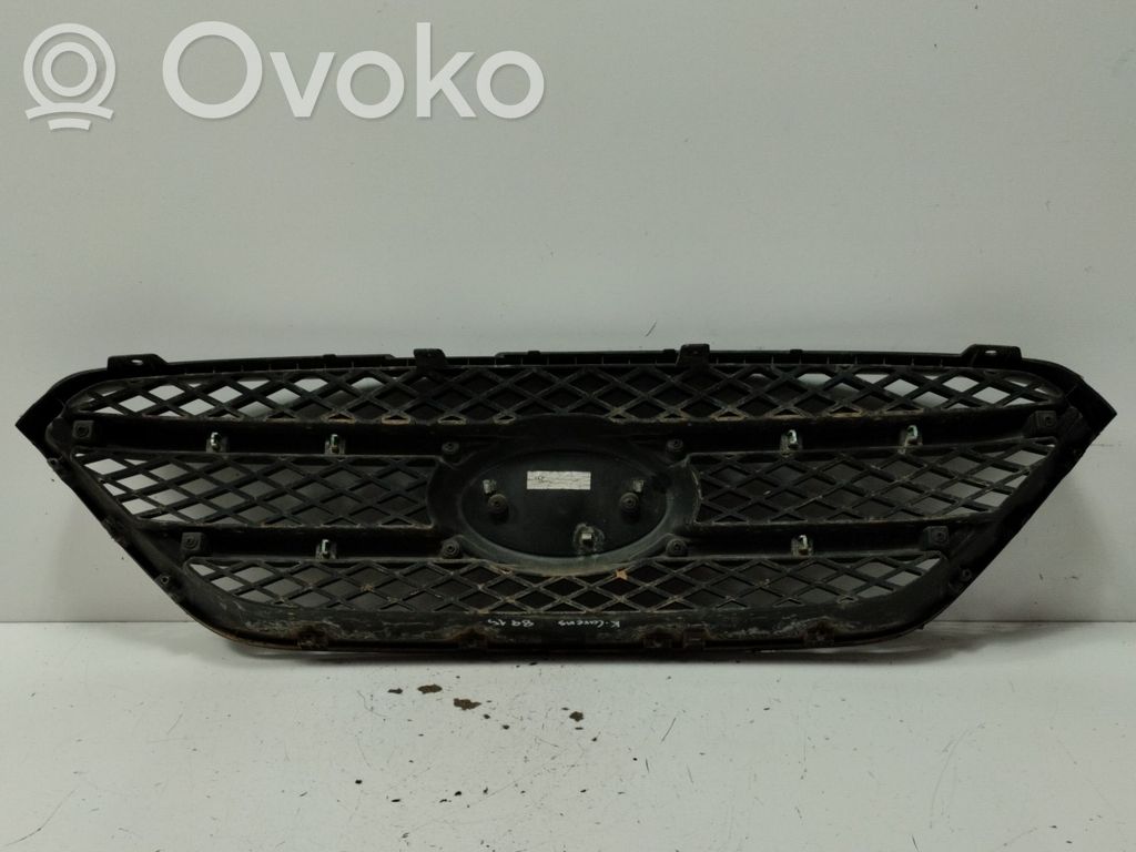 KIA Carens II Griglia anteriore 
