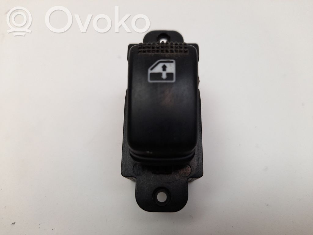 Przyciski szyb   935782D000