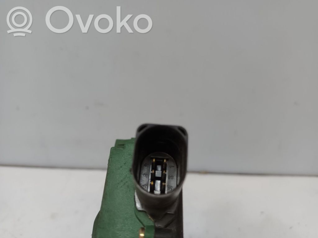 Volkswagen Polo Zamek drzwi tylnych 