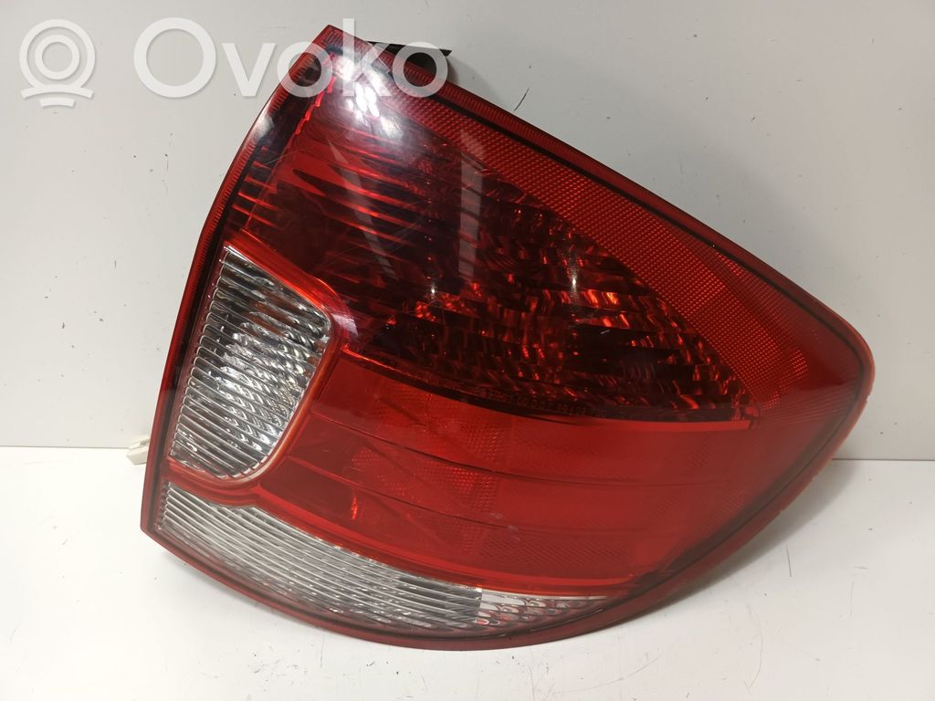 KIA Rio Luz trasera/de freno