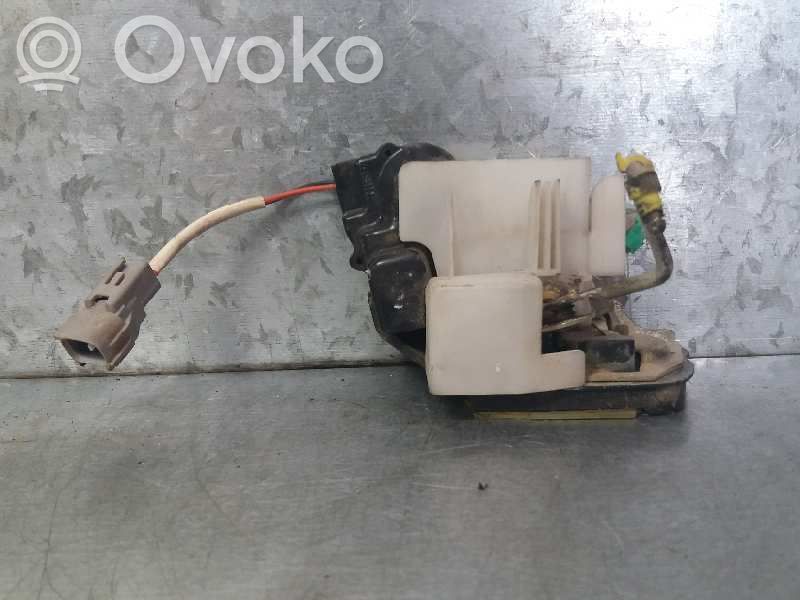Toyota RAV 4 (XA10) Cerradura de puerta trasera