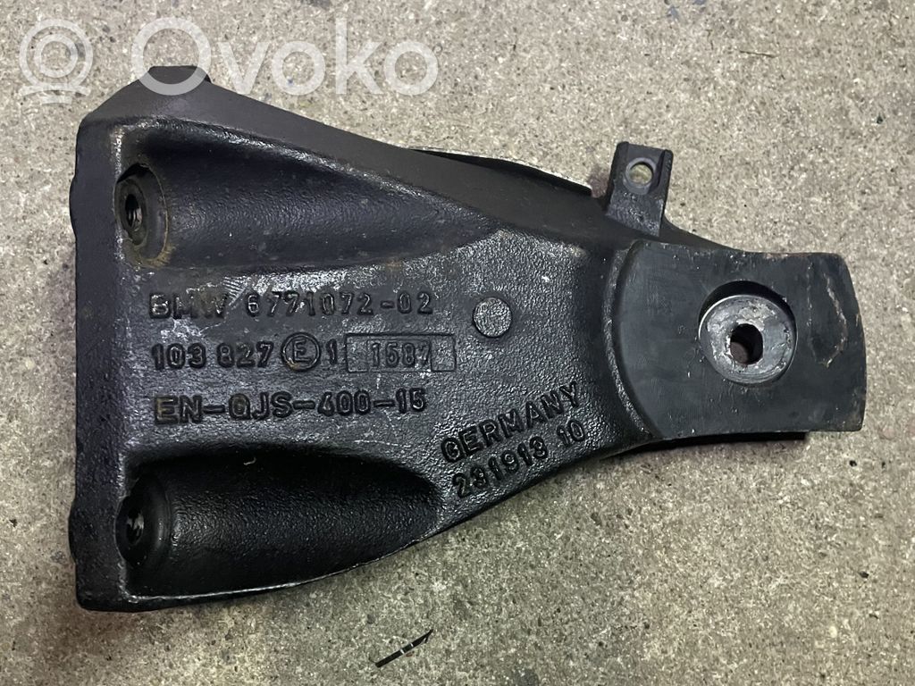 Variklio tvirtinimo kronšteinas   6771072
