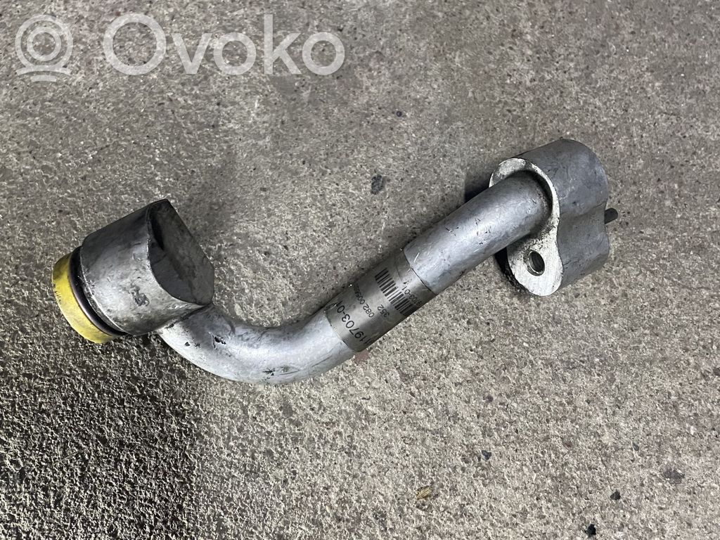 BMW 5 E60 E61 Ilmastointilaitteen putki (A/C) 