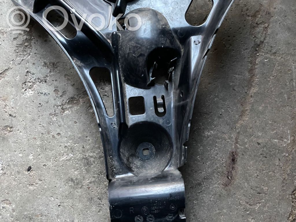 BMW 5 E60 E61 Galinis laikiklis bamperio 