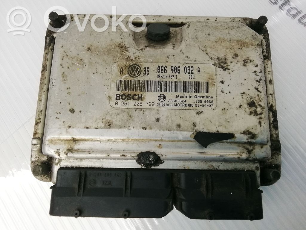 Volkswagen Golf IV Engine control unit/module 