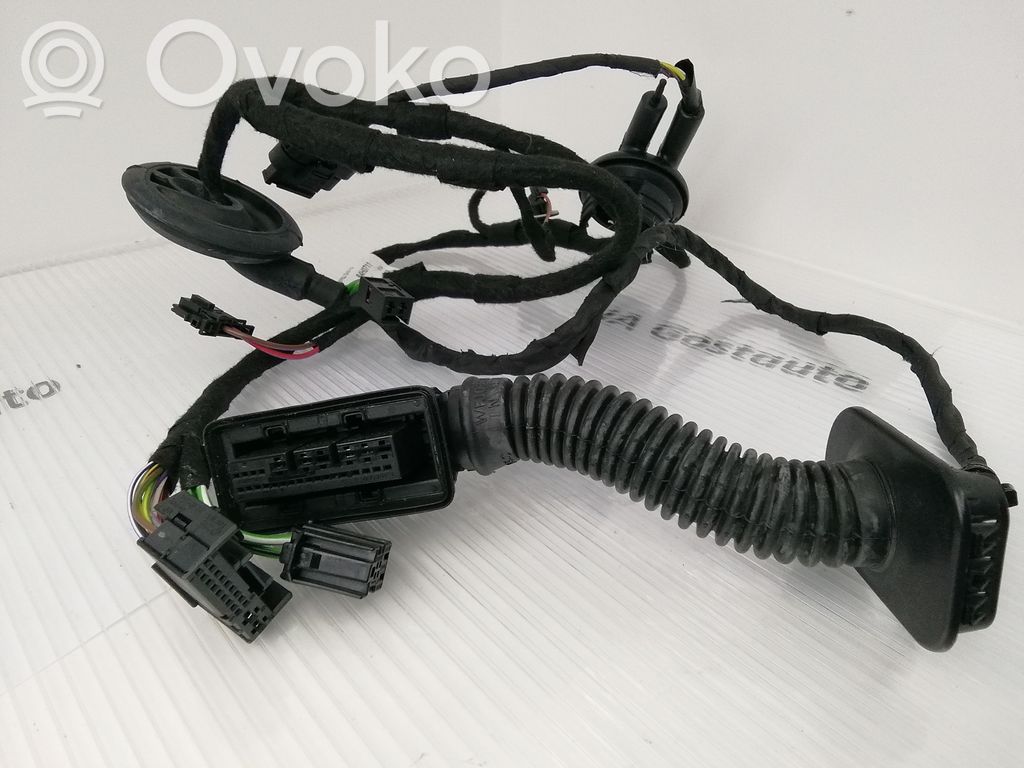 Cableado de puerta trasera   8U0971687G,84H0711