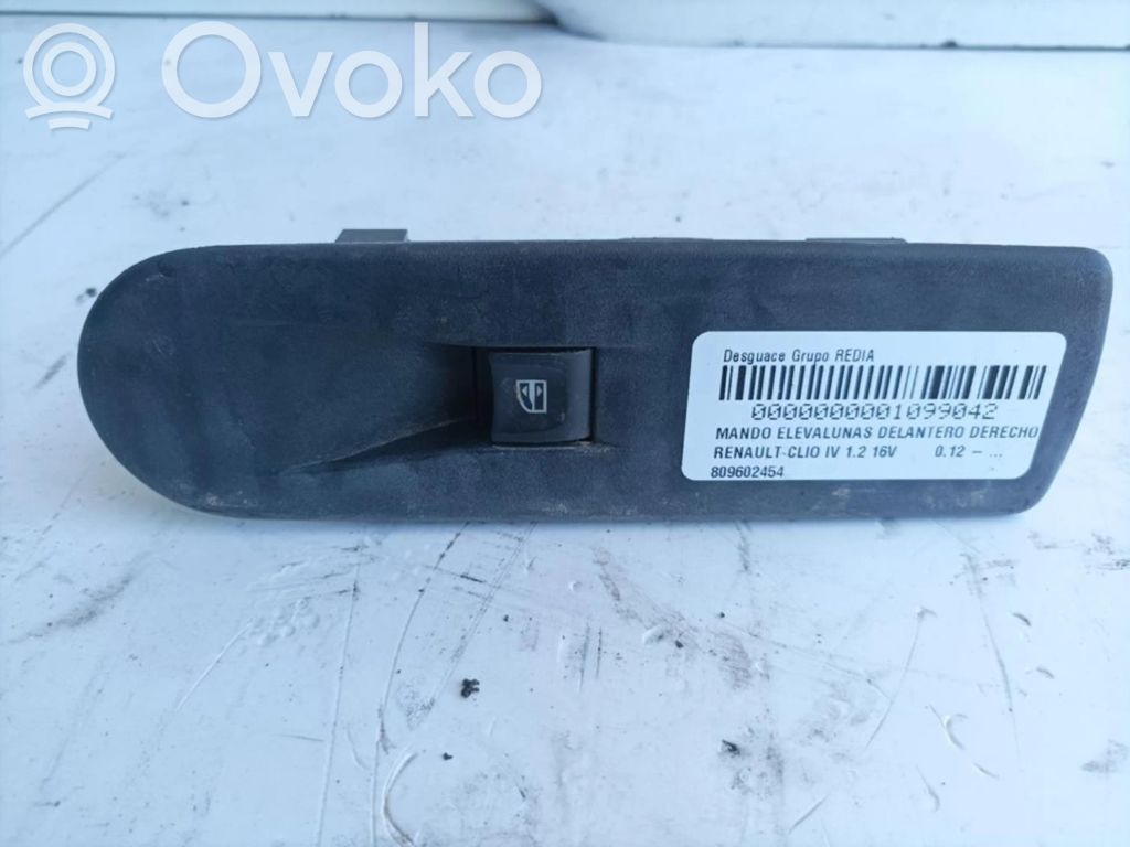 Renault Clio III Electric window control switch 
