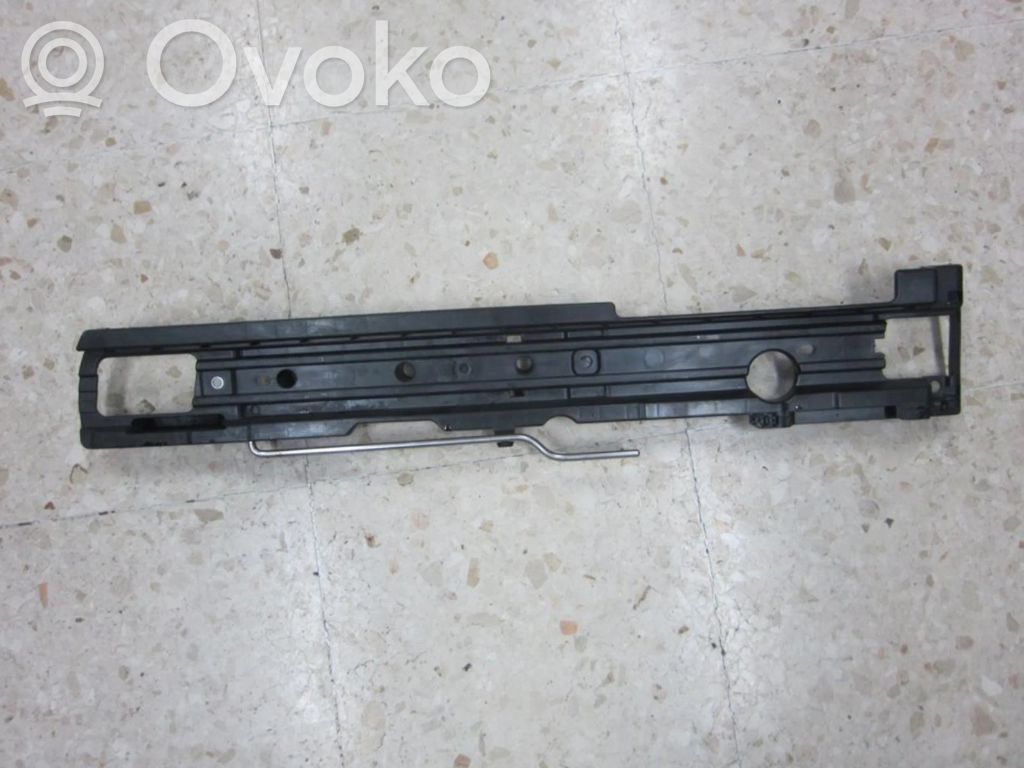 Moldura inferior   7P0863599