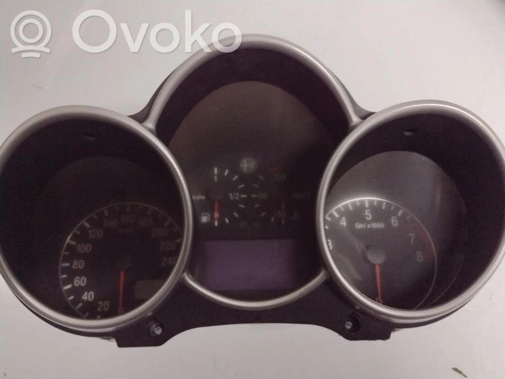 Geschwindigkeitsmesser Cockpit   735290177