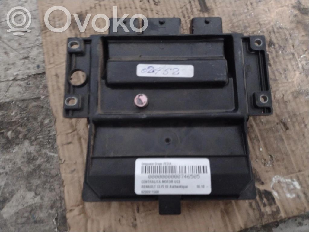 Unidad de control/módulo ECU del motor   8200911560