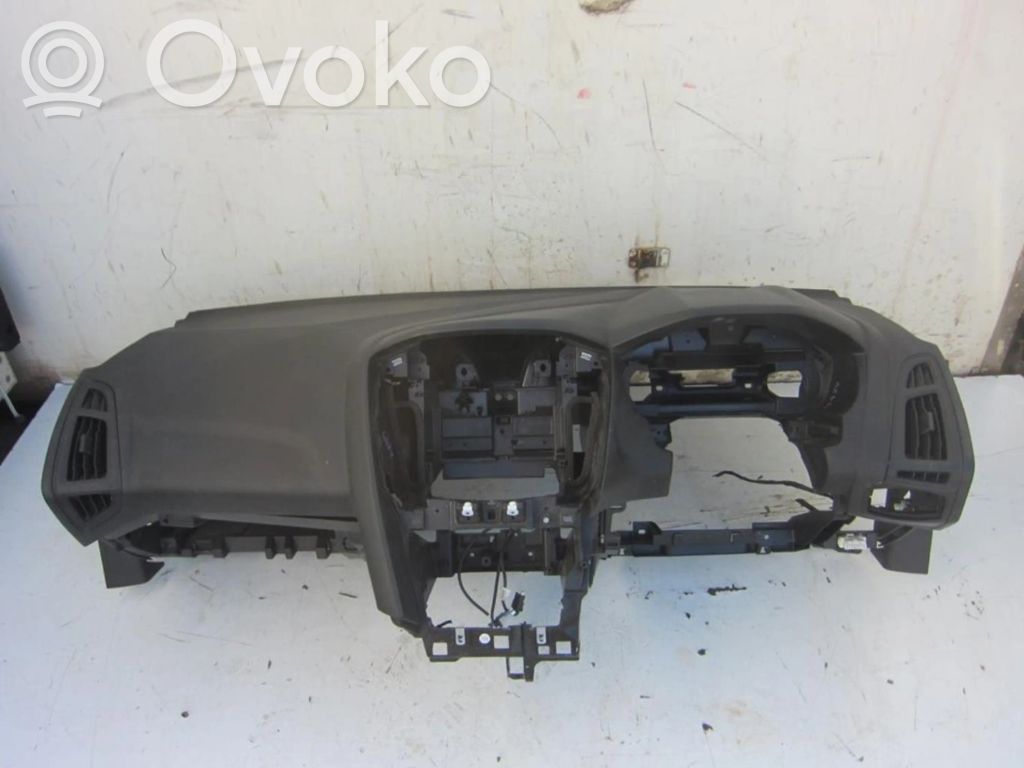 Ford Focus Panelis 
