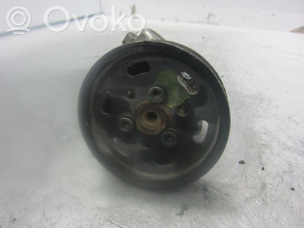 Ohjaustehostimen pumppu   038145255B